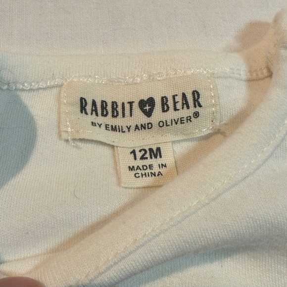 Rabbit + Bear - Organic Cotton White Baby Top with Textured Flower Design - Picture 3 of 3